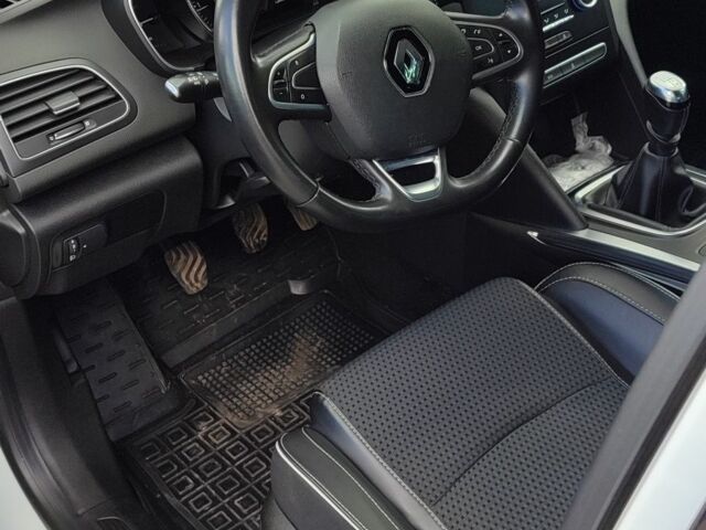 Белый Рено Меган, объемом двигателя 0 л и пробегом 248 тыс. км за 12999 $, фото 7 на Automoto.ua