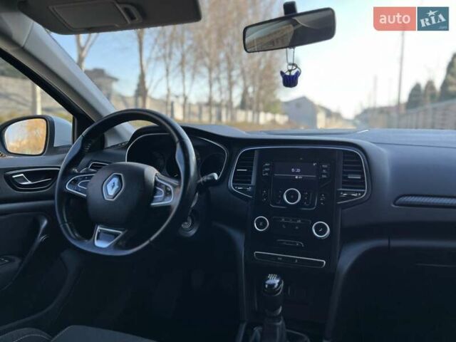 Белый Рено Меган, объемом двигателя 1.46 л и пробегом 312 тыс. км за 11750 $, фото 18 на Automoto.ua