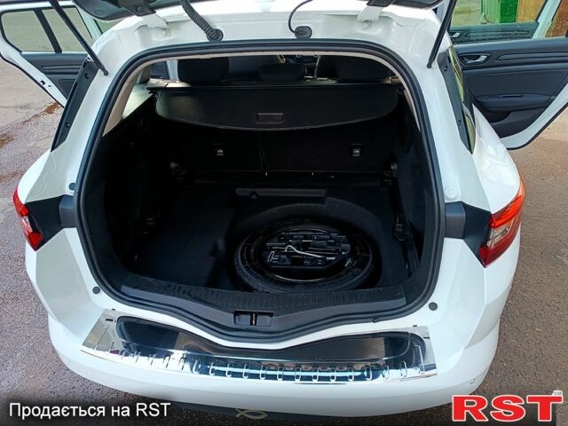 Белый Рено Меган, объемом двигателя 1.5 л и пробегом 190 тыс. км за 11500 $, фото 8 на Automoto.ua