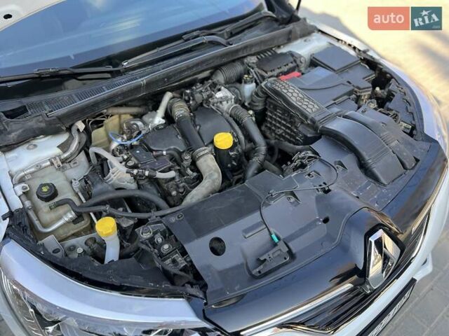 Белый Рено Меган, объемом двигателя 1.46 л и пробегом 312 тыс. км за 11750 $, фото 25 на Automoto.ua