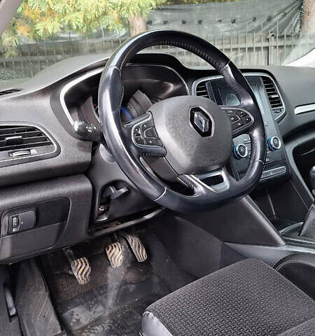 Білий Рено Меган, об'ємом двигуна 1.5 л та пробігом 150 тис. км за 13990 $, фото 116 на Automoto.ua