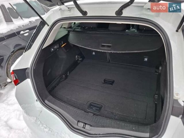 Білий Рено Меган, об'ємом двигуна 1.46 л та пробігом 200 тис. км за 11695 $, фото 11 на Automoto.ua
