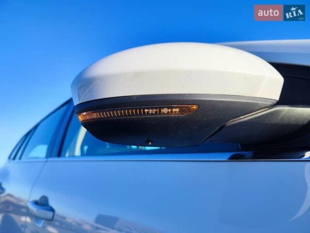 Белый Рено Меган, объемом двигателя 1.46 л и пробегом 200 тыс. км за 11999 $, фото 19 на Automoto.ua