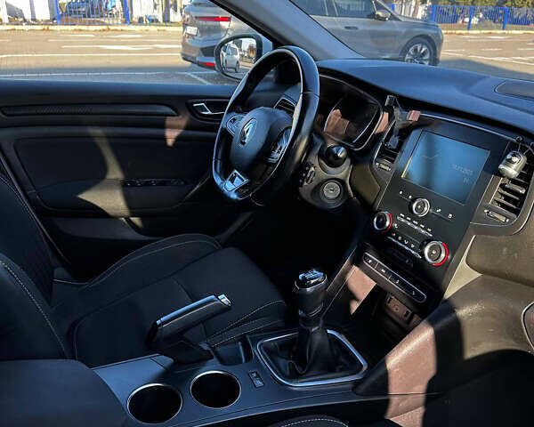 Білий Рено Меган, об'ємом двигуна 1.46 л та пробігом 257 тис. км за 13500 $, фото 17 на Automoto.ua