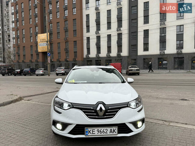 Белый Рено Меган, объемом двигателя 1.46 л и пробегом 148 тыс. км за 14500 $, фото 1 на Automoto.ua