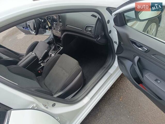 Белый Рено Меган, объемом двигателя 1.46 л и пробегом 190 тыс. км за 11800 $, фото 14 на Automoto.ua