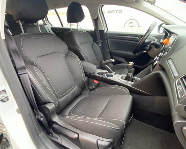 Белый Рено Меган, объемом двигателя 1.46 л и пробегом 259 тыс. км за 12450 $, фото 19 на Automoto.ua