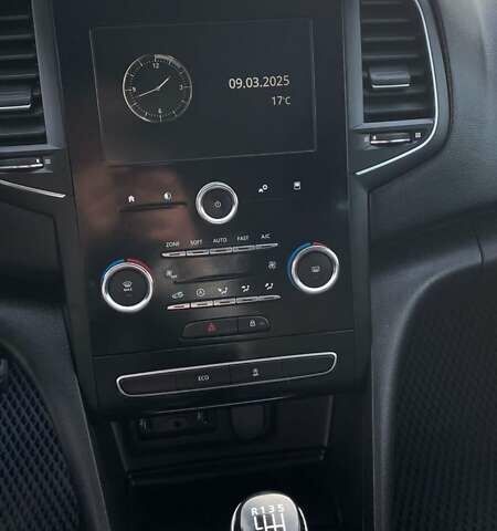 Белый Рено Меган, объемом двигателя 1.46 л и пробегом 205 тыс. км за 10700 $, фото 12 на Automoto.ua