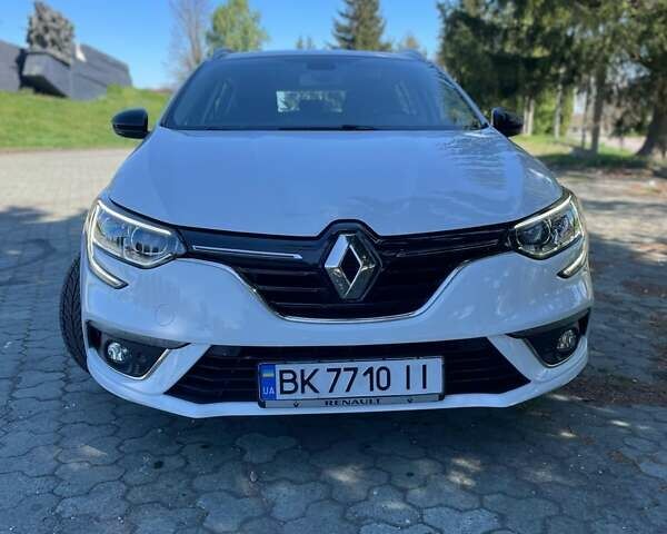 Белый Рено Меган, объемом двигателя 1.46 л и пробегом 205 тыс. км за 10700 $, фото 2 на Automoto.ua