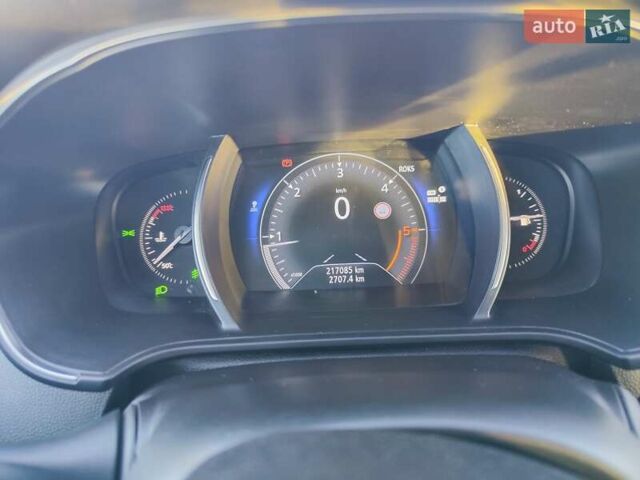 Белый Рено Меган, объемом двигателя 1.46 л и пробегом 200 тыс. км за 11999 $, фото 33 на Automoto.ua