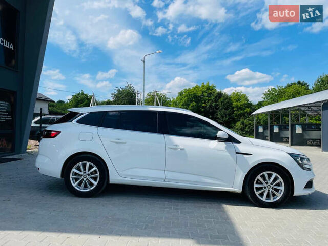 Белый Рено Меган, объемом двигателя 1.46 л и пробегом 233 тыс. км за 12099 $, фото 4 на Automoto.ua