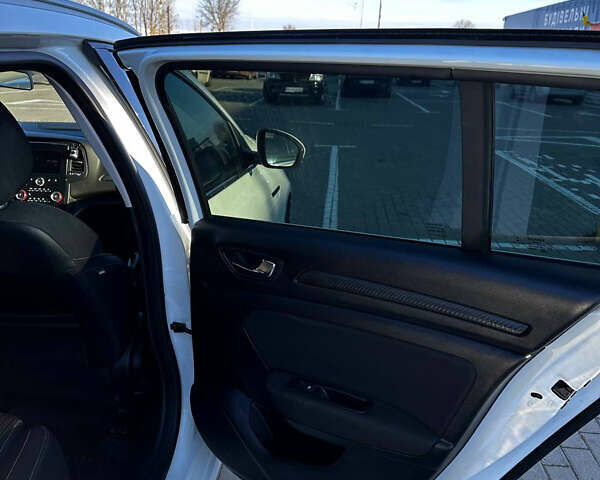 Білий Рено Меган, об'ємом двигуна 1.46 л та пробігом 257 тис. км за 13500 $, фото 21 на Automoto.ua