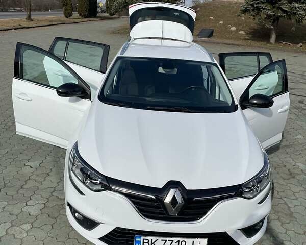 Белый Рено Меган, объемом двигателя 1.46 л и пробегом 205 тыс. км за 10700 $, фото 30 на Automoto.ua
