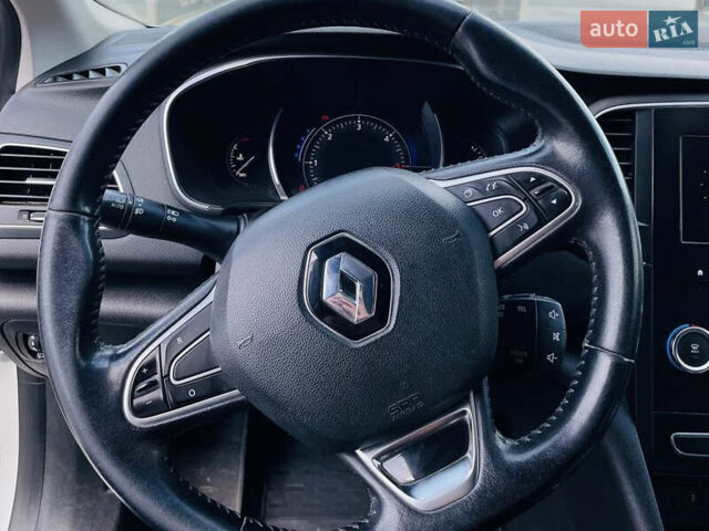 Белый Рено Меган, объемом двигателя 1.46 л и пробегом 233 тыс. км за 12099 $, фото 9 на Automoto.ua