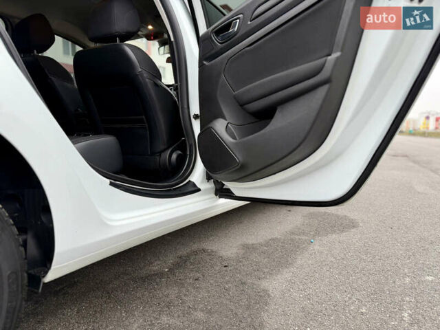 Білий Рено Меган, об'ємом двигуна 1.5 л та пробігом 245 тис. км за 13333 $, фото 51 на Automoto.ua