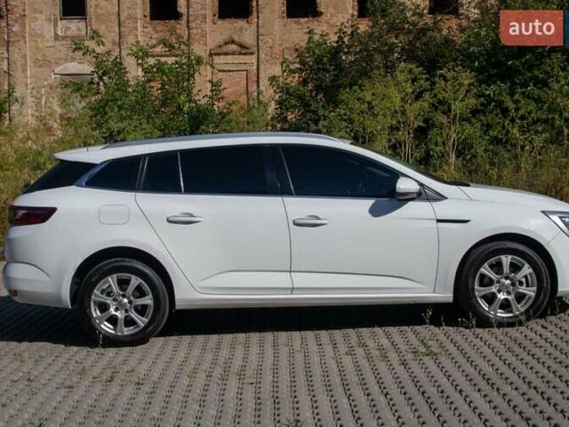 Белый Рено Меган, объемом двигателя 1.5 л и пробегом 242 тыс. км за 13300 $, фото 3 на Automoto.ua