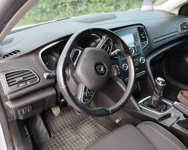 Білий Рено Меган, об'ємом двигуна 1.46 л та пробігом 252 тис. км за 12500 $, фото 10 на Automoto.ua