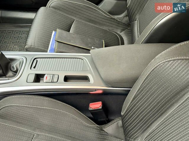 Білий Рено Меган, об'ємом двигуна 1.5 л та пробігом 245 тис. км за 13333 $, фото 31 на Automoto.ua