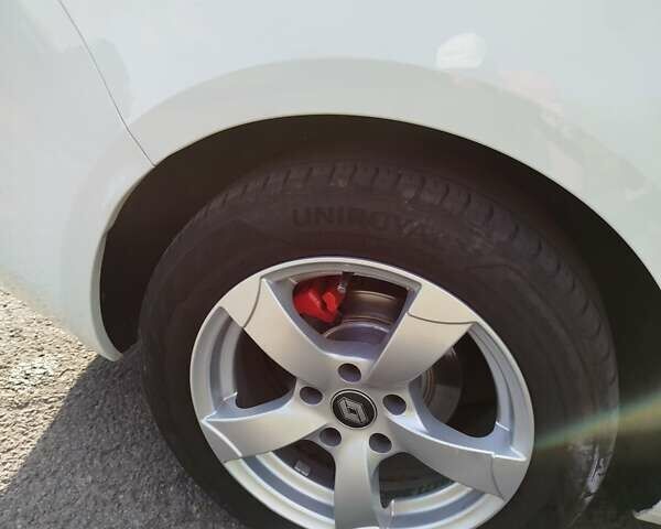 Білий Рено Меган, об'ємом двигуна 1.46 л та пробігом 252 тис. км за 12500 $, фото 2 на Automoto.ua