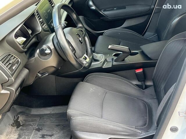 Белый Рено Меган, объемом двигателя 1.5 л и пробегом 250 тыс. км за 10890 $, фото 25 на Automoto.ua