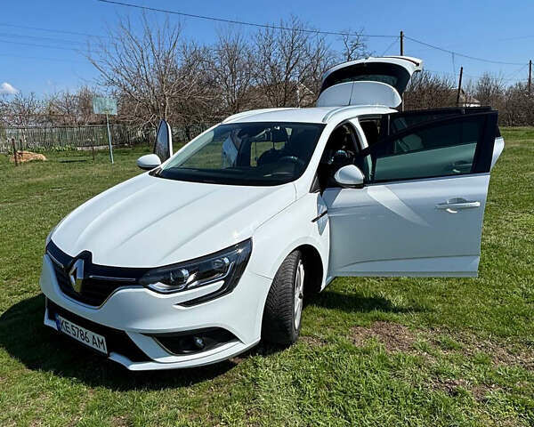 Белый Рено Меган, объемом двигателя 1.46 л и пробегом 370 тыс. км за 13000 $, фото 19 на Automoto.ua