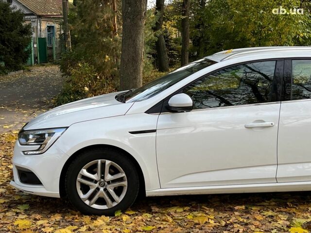 Белый Рено Меган, объемом двигателя 1.5 л и пробегом 250 тыс. км за 10890 $, фото 5 на Automoto.ua