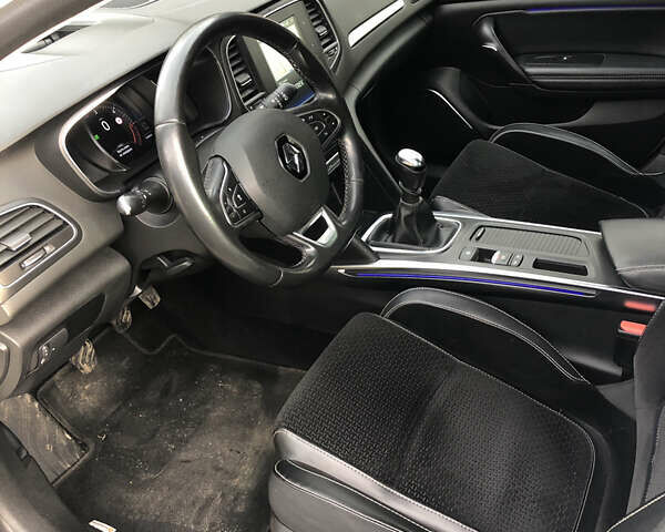 Белый Рено Меган, объемом двигателя 1.6 л и пробегом 267 тыс. км за 13650 $, фото 10 на Automoto.ua