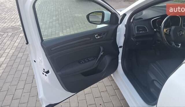 Білий Рено Меган, об'ємом двигуна 1.46 л та пробігом 216 тис. км за 12900 $, фото 15 на Automoto.ua