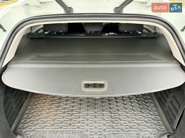 Білий Рено Меган, об'ємом двигуна 1.5 л та пробігом 245 тис. км за 13333 $, фото 66 на Automoto.ua