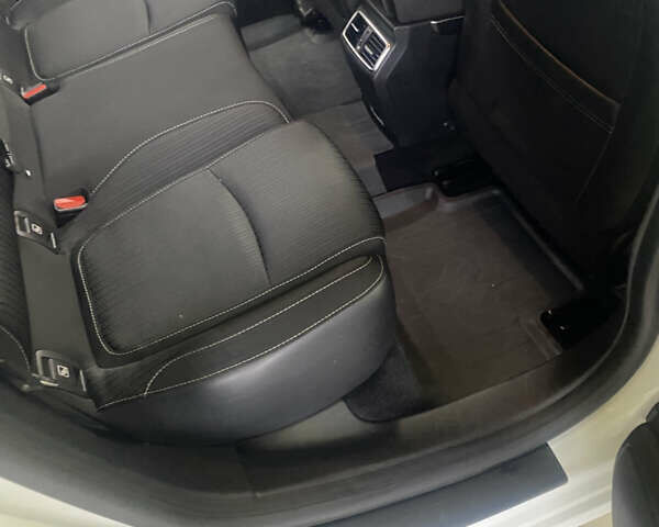 Белый Рено Меган, объемом двигателя 1.46 л и пробегом 177 тыс. км за 14300 $, фото 12 на Automoto.ua