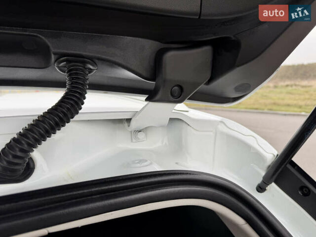 Білий Рено Меган, об'ємом двигуна 1.5 л та пробігом 245 тис. км за 13333 $, фото 64 на Automoto.ua