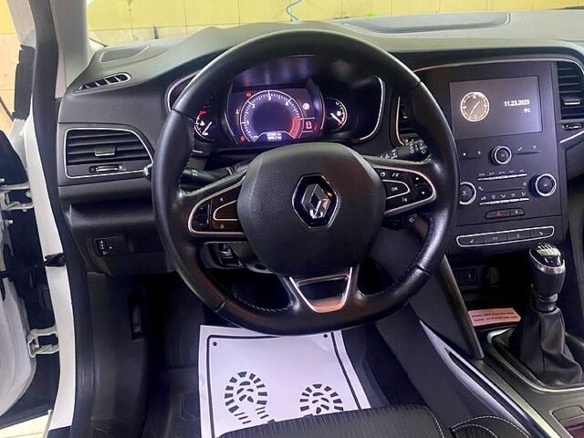 Белый Рено Меган, объемом двигателя 1.5 л и пробегом 177 тыс. км за 14300 $, фото 9 на Automoto.ua