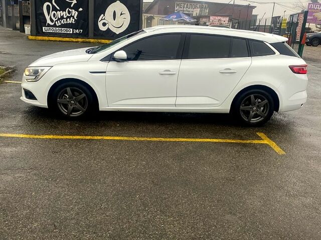 Белый Рено Меган, объемом двигателя 1.5 л и пробегом 177 тыс. км за 14300 $, фото 3 на Automoto.ua