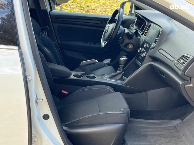 Белый Рено Меган, объемом двигателя 1.5 л и пробегом 250 тыс. км за 10890 $, фото 15 на Automoto.ua