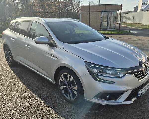 Белый Рено Меган, объемом двигателя 1.46 л и пробегом 177 тыс. км за 16200 $, фото 6 на Automoto.ua