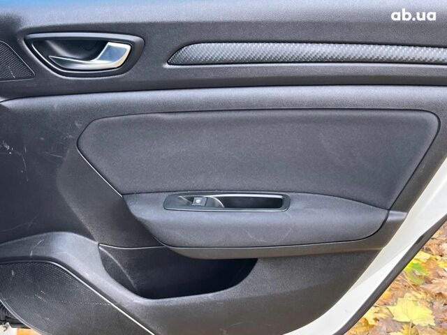 Белый Рено Меган, объемом двигателя 1.5 л и пробегом 250 тыс. км за 10890 $, фото 21 на Automoto.ua