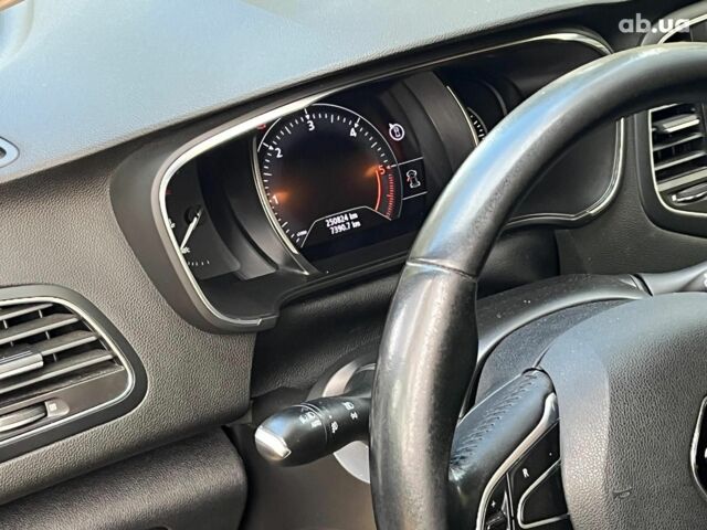 Белый Рено Меган, объемом двигателя 1.5 л и пробегом 250 тыс. км за 10890 $, фото 30 на Automoto.ua