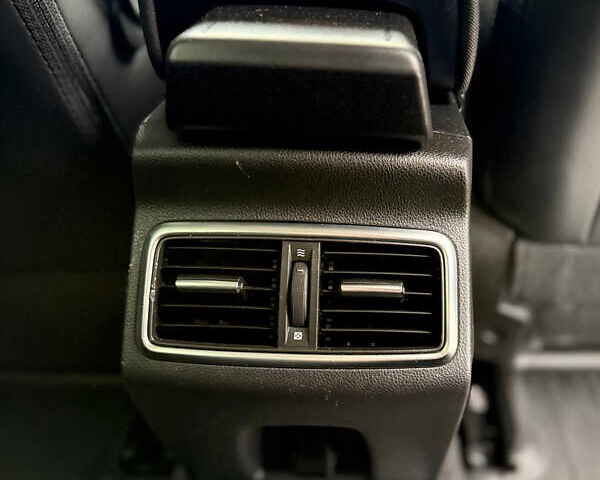 Рено Меган 2018 в Киеве на Automoto.ua Белый Рено Меган, объемом двигателя 1.5 л и пробегом 191 тыс. км за 14499 $, фото 43 на Automoto.ua