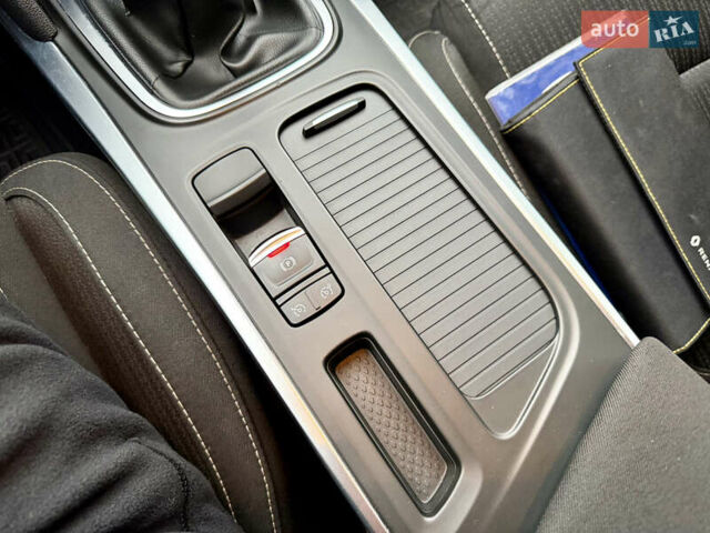 Білий Рено Меган, об'ємом двигуна 1.5 л та пробігом 245 тис. км за 13333 $, фото 33 на Automoto.ua