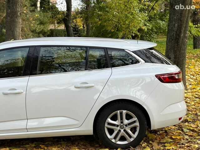 Белый Рено Меган, объемом двигателя 1.5 л и пробегом 250 тыс. км за 10890 $, фото 6 на Automoto.ua