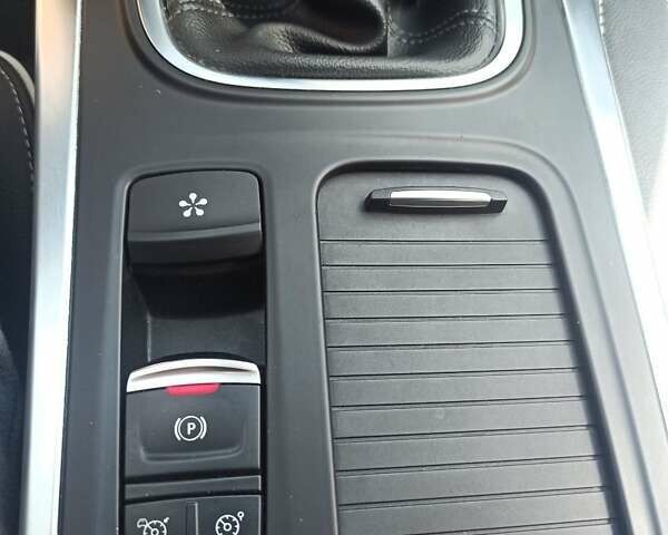 Белый Рено Меган, объемом двигателя 1.46 л и пробегом 177 тыс. км за 16200 $, фото 14 на Automoto.ua