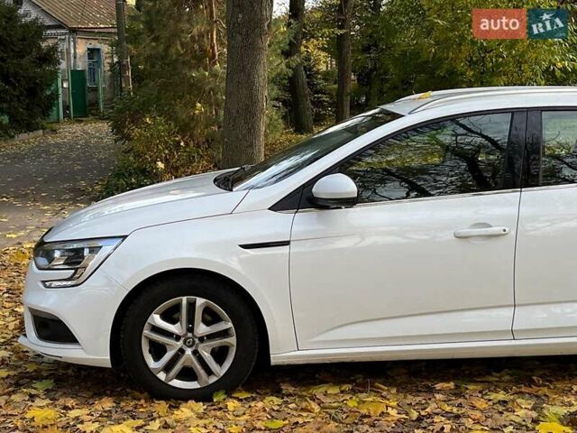Белый Рено Меган, объемом двигателя 1.5 л и пробегом 250 тыс. км за 10890 $, фото 5 на Automoto.ua