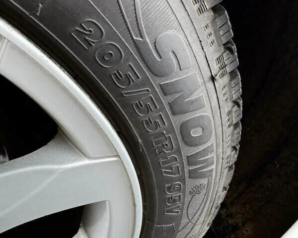 Белый Рено Меган, объемом двигателя 1.46 л и пробегом 186 тыс. км за 13000 $, фото 18 на Automoto.ua