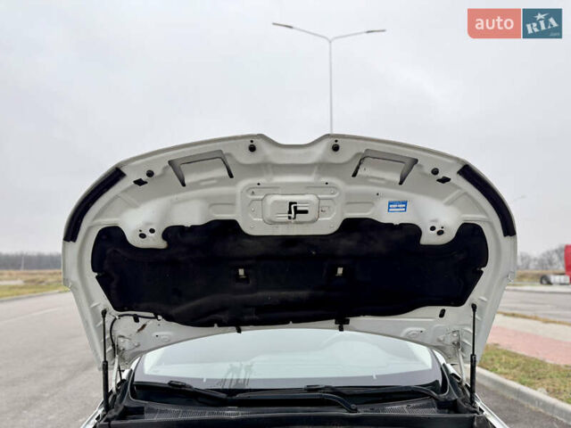 Білий Рено Меган, об'ємом двигуна 1.5 л та пробігом 245 тис. км за 13333 $, фото 68 на Automoto.ua