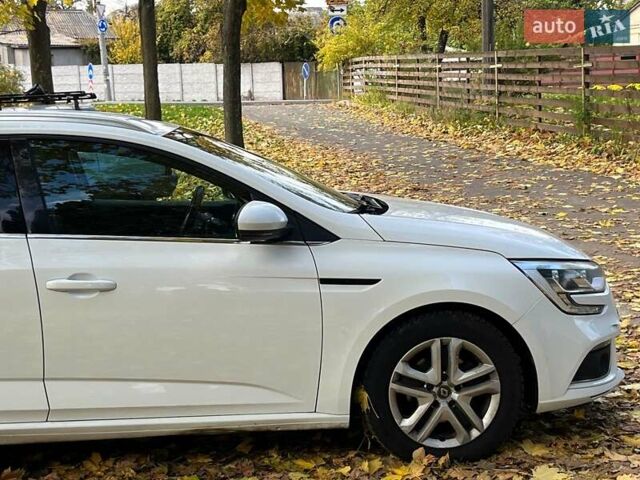 Белый Рено Меган, объемом двигателя 1.5 л и пробегом 250 тыс. км за 10890 $, фото 13 на Automoto.ua