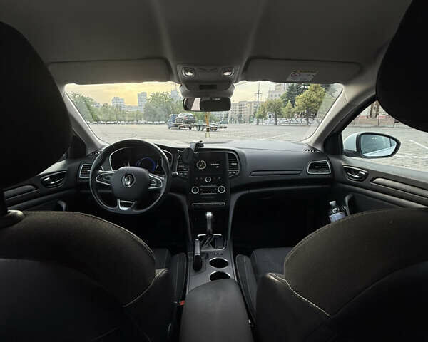 Белый Рено Меган, объемом двигателя 1.46 л и пробегом 254 тыс. км за 12500 $, фото 9 на Automoto.ua