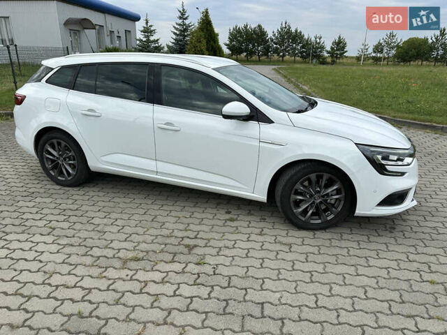 Белый Рено Меган, объемом двигателя 1.6 л и пробегом 217 тыс. км за 12900 $, фото 3 на Automoto.ua