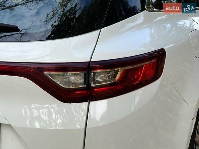 Белый Рено Меган, объемом двигателя 1.5 л и пробегом 250 тыс. км за 10890 $, фото 10 на Automoto.ua