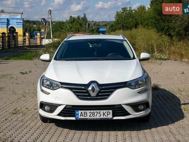 Белый Рено Меган, объемом двигателя 1.5 л и пробегом 242 тыс. км за 13300 $, фото 1 на Automoto.ua