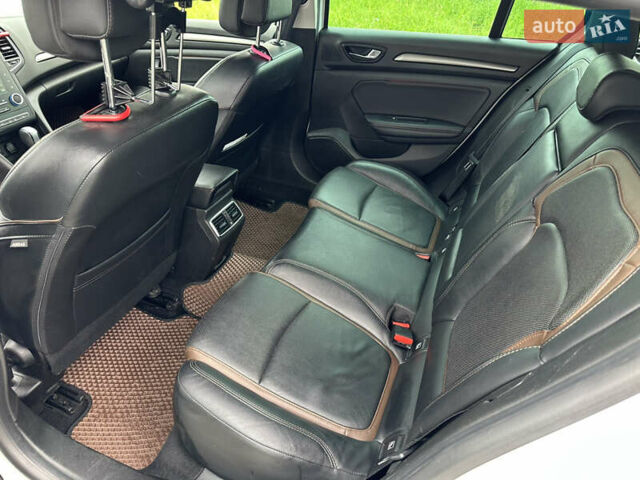 Белый Рено Меган, объемом двигателя 1.6 л и пробегом 217 тыс. км за 12900 $, фото 15 на Automoto.ua